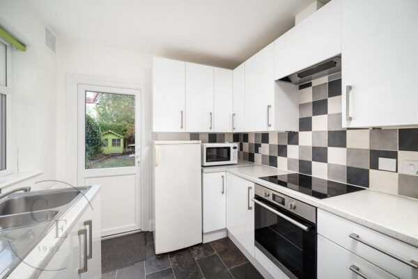 Roslyn Road, London