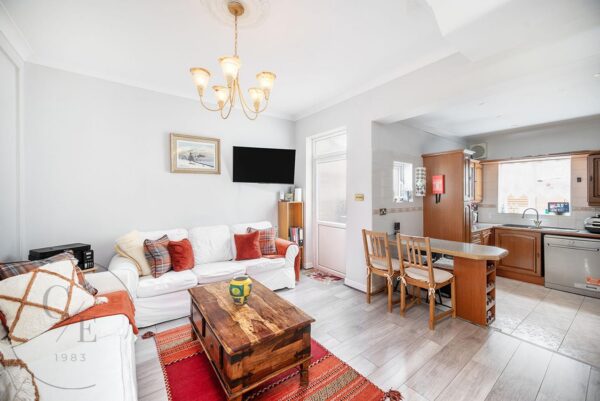 Thackeray Avenue, London